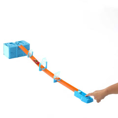 Hot Wheels Ice-themed Track Building Set with Track Set And 1 Hot Wheels Car for Ages 4+