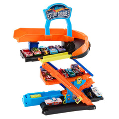Hot Wheels City Transforming Stunt Garage Playset & 1:64 Scale Die-Cast Vehicle, Storage for 10+ Cars & Stunting Speedway