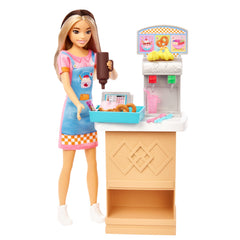 Barbie Skipper Doll and Snack Bar Playset with Counter, Color-Change Sundae and 8 Additional Accessories for Kids Ages 3+
