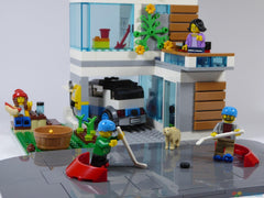 LEGO City Family House