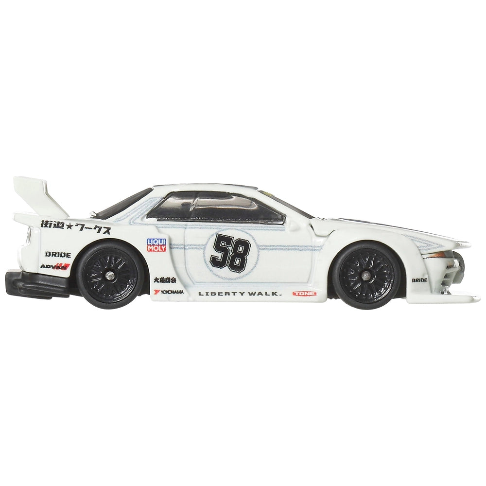 Hot Wheels Car Culture 1:64 Scale Premium Aero Styles LB-Kaido Works Nissan R32 Skyline GT-R Toy Car for Ages 4+