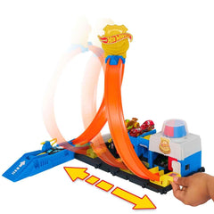 Hot Wheels City Super Police Station Playset with 1:64 Scale Die-Cast Vehicle, Adjustable Loop for Multiple Ways to Race & Stunt