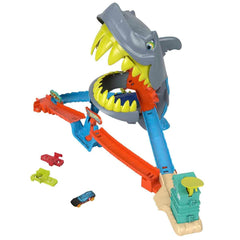 Hot Wheels City Shark Chomp Beach Playset with 1:64 Scale Die-Cast Vehicle for Kids Ages 4 Years & Up