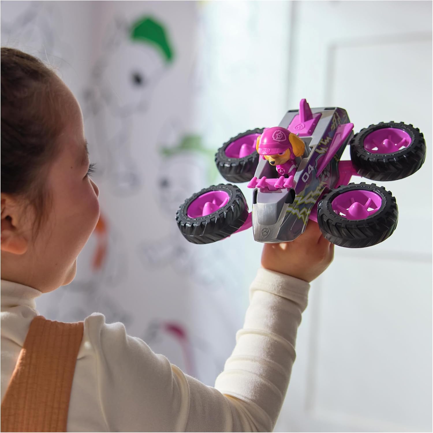 Paw Patrol Skye Rescue Wheels - Collectable Action Car Figure For Kids 3 Years and Above