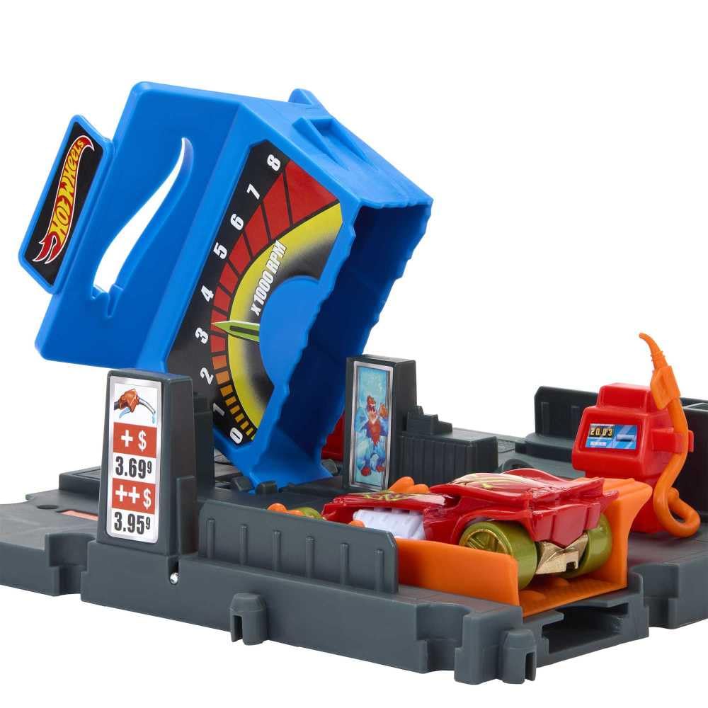 Hot Wheels City Gas Station Playset with 1 Car, Connects to Other Sets, Car-Activated Features