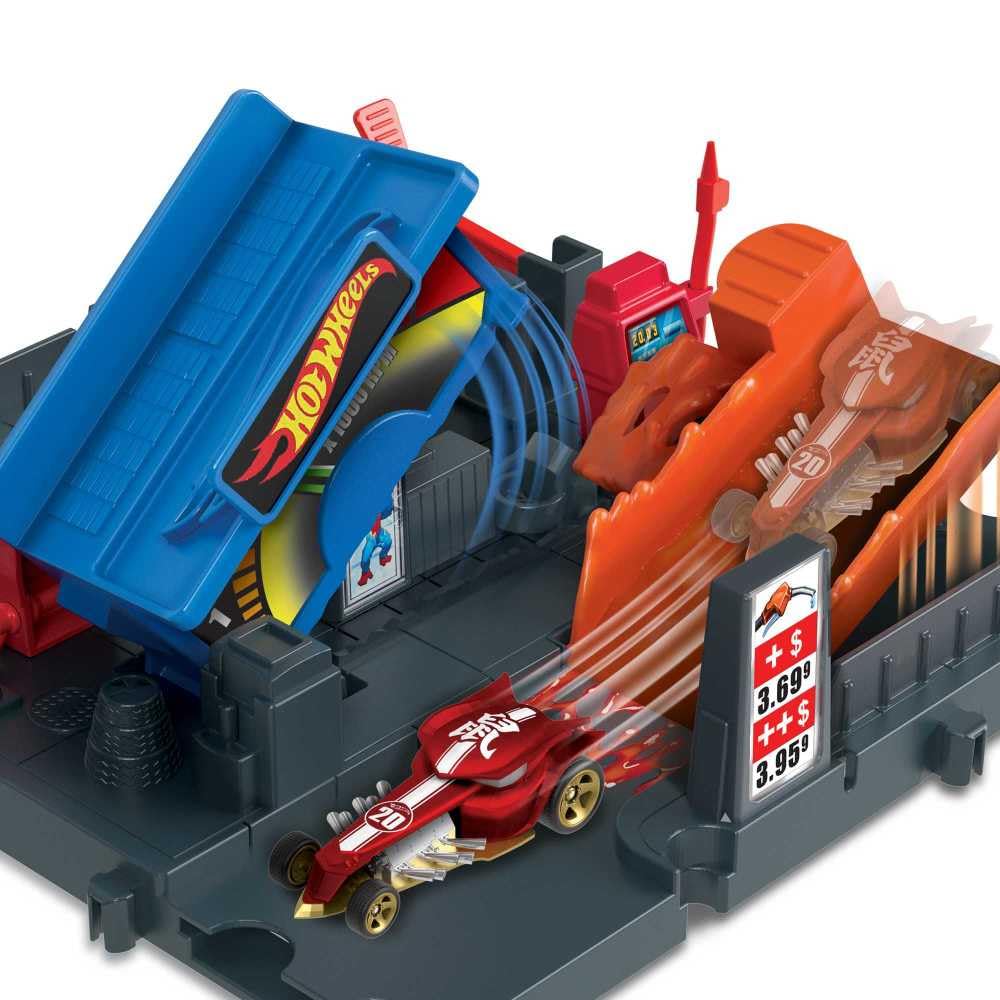 Hot Wheels City Gas Station Playset with 1 Car, Connects to Other Sets, Car-Activated Features