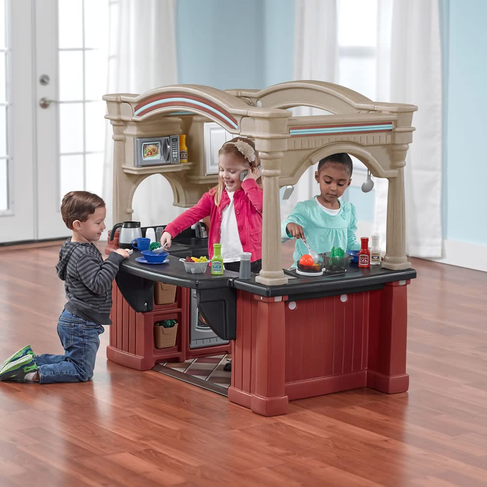 Step2 Grand Walk-In-Kitchen Playset