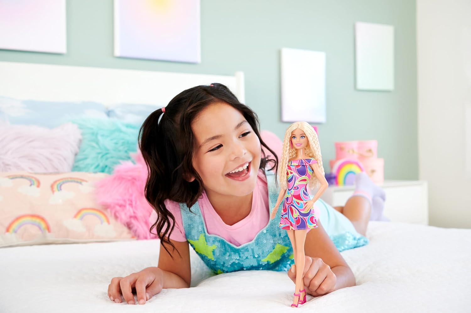 Barbie Fashionistas 65th Anniversary Doll #223 with Blonde Wavy Hair Wears Totally Hair-Inspired Dress & Accessories for Ages 3 Years & Up