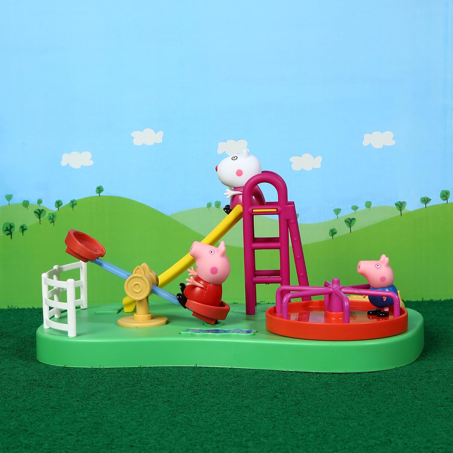Peppa Pig Peppa's Playground Playset with Sound Effects, Includes 3 Figures, Preschool Toy for Girls & Boys 3 Years and Up, Birthday Toys for Kids