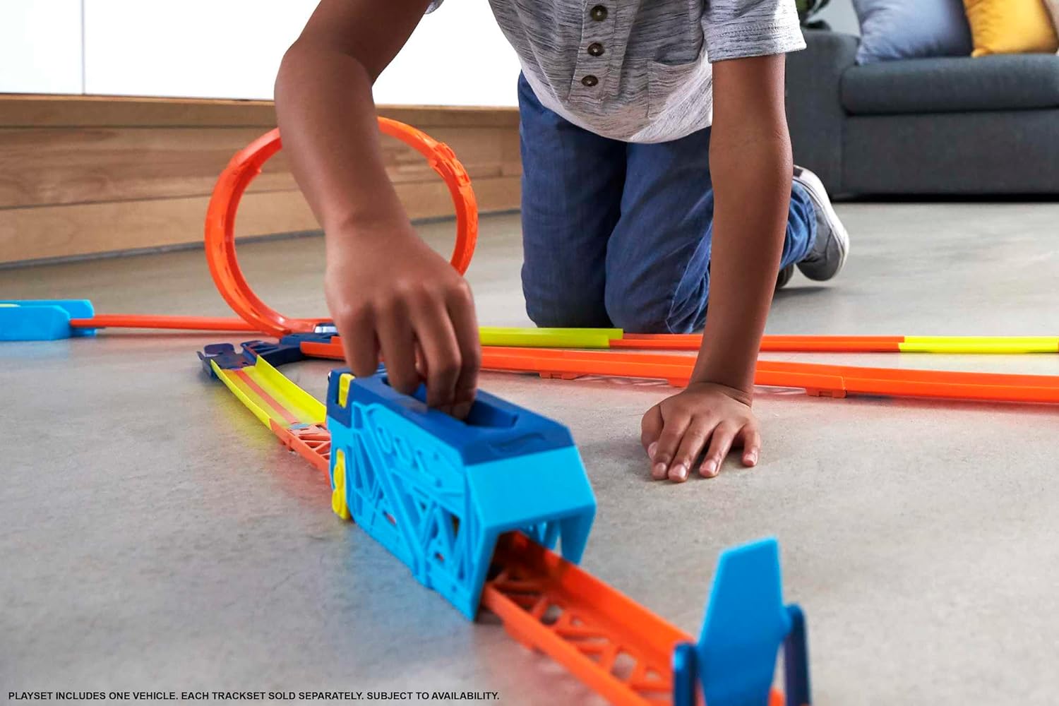 Hot Wheels Track Builder Unlimited Slide & Launch Pack for Kids 6 Years & Older with a 1:64 Scale Hot Wheels® Vehicle, Moveable Kicker Booster & 3 Track Pieces That Connect to Other Sets