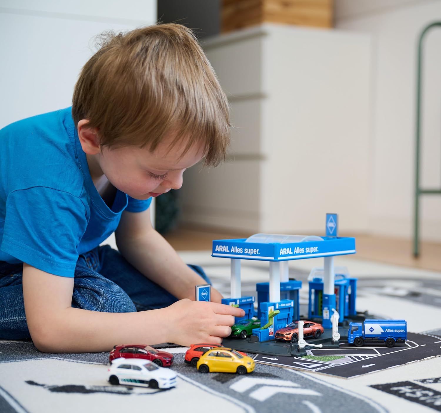Majorette Petrol Station ARAL Imaginative Role-Play Set Includes 1 Fuel Tanker, Features Fuel Pump & EV Charger, Car wash and Shop Suitable for 1:64 Scale Vehicles for Kids Ages 5 Years & Up