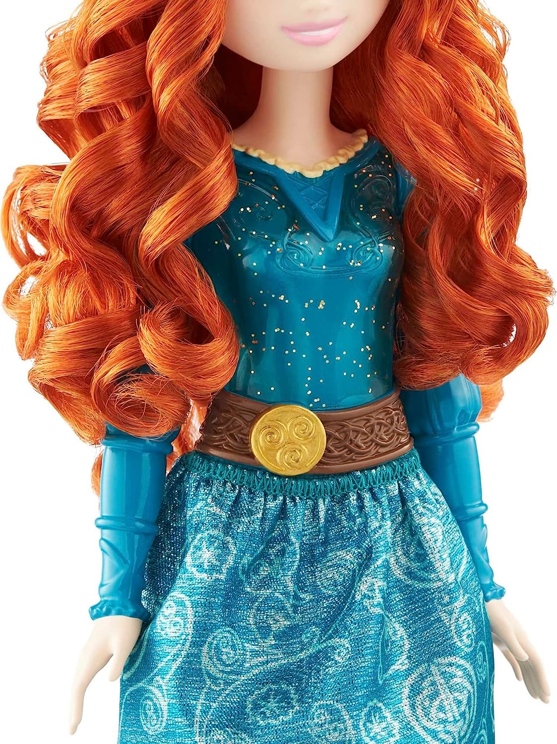 Disney Princess Merida Posable Fashion Doll with Sparkling Clothing and Accessories for Kids Ages 3+