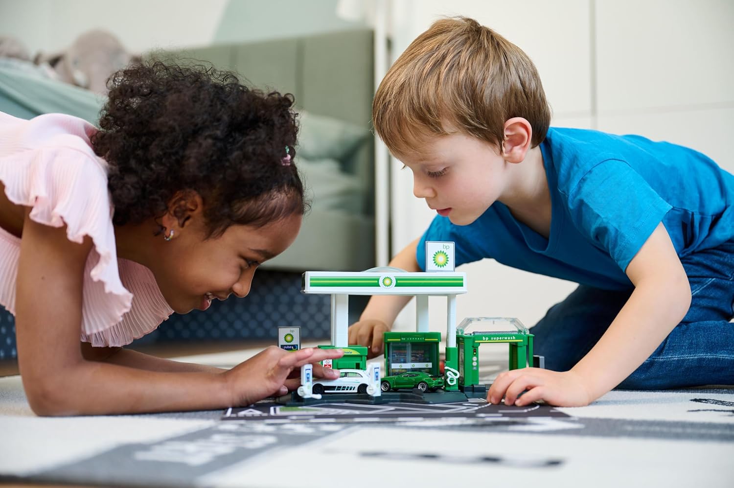 Majorette Petrol Station BP Imaginative Role-Play Set Includes 1 Fuel Tanker, Features Fuel Pump & EV Charger, Car wash and Shop Suitable for 1:64 Scale Vehicles for Kids Ages 5 Years & Up