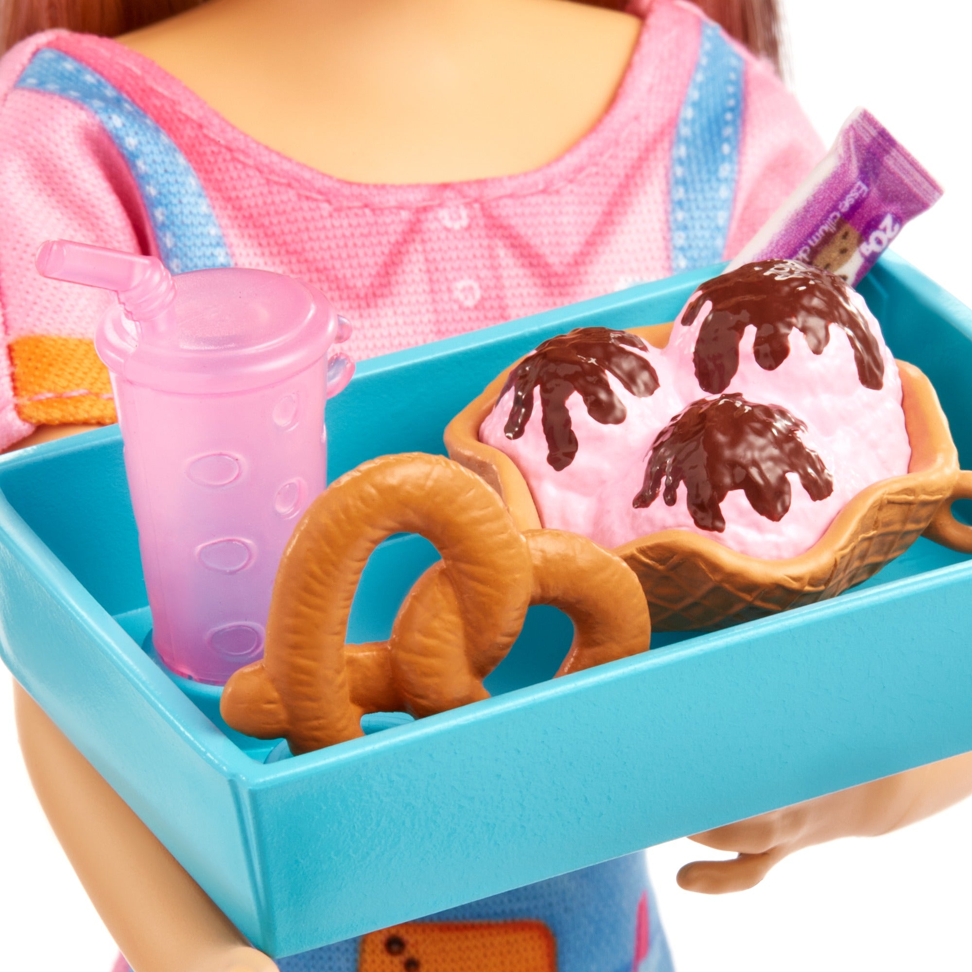 Barbie Skipper Doll and Snack Bar Playset with Counter, Color-Change Sundae and 8 Additional Accessories for Kids Ages 3+