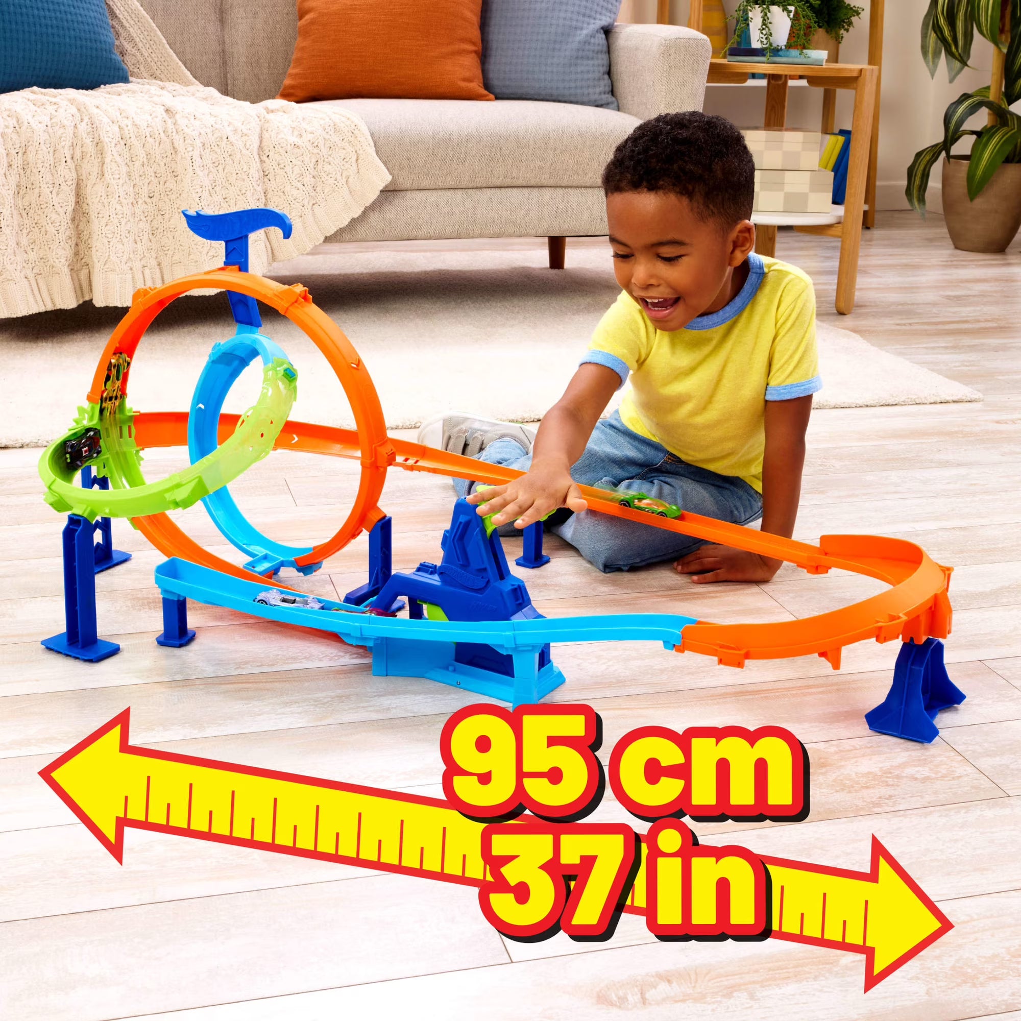 Hot Wheels Stunt Tracks Rapid Launch Cyclone Track Set & 1:64 Scale Die-Cast Toy Car for Kids Ages 4 Years & Up