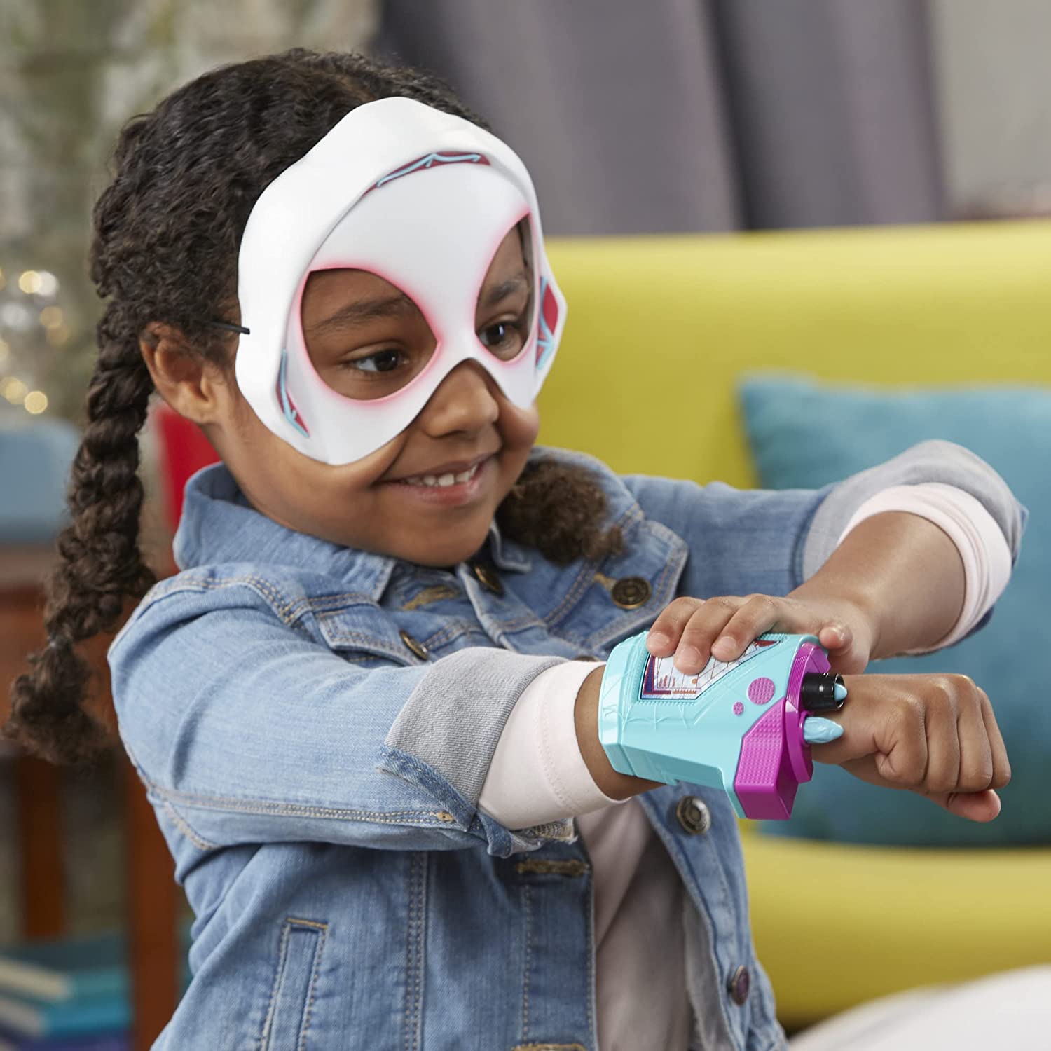 Marvel Spider-Man: Across The Spider-Verse Spider-Gwen Web-Shot Slinger Mask and Blaster Set for 5 Year Old and Up