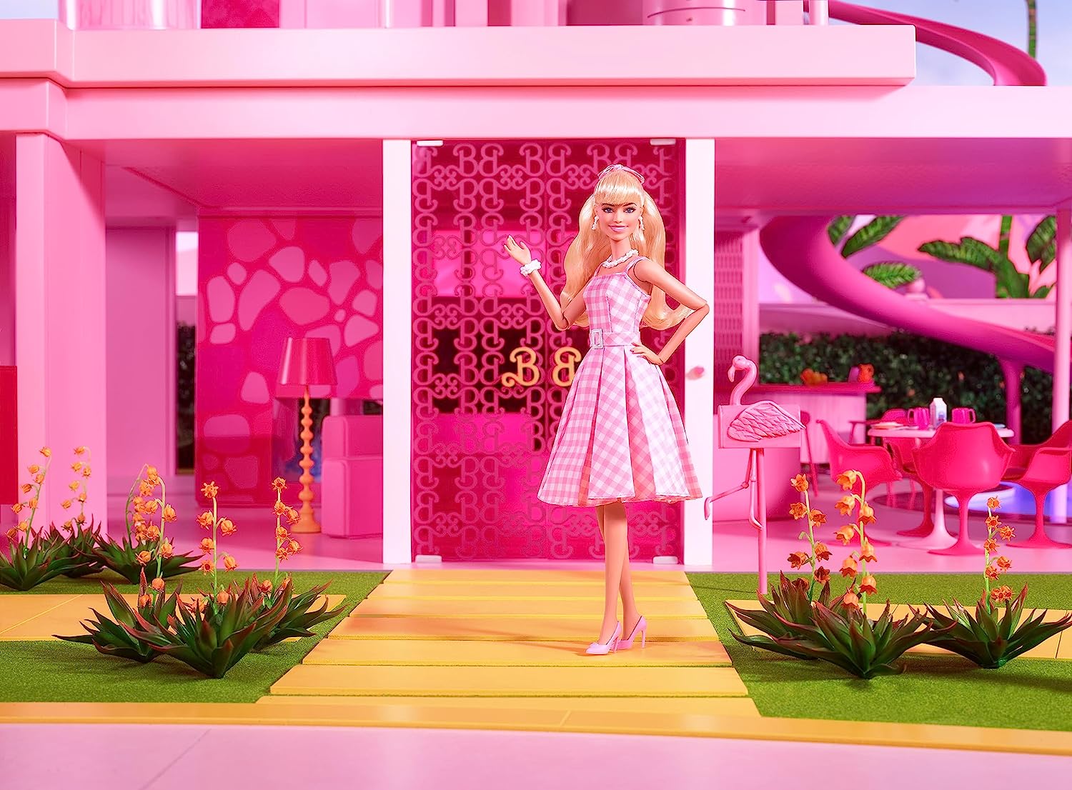 Barbie Land Barbie Life In The Dreamhouse Film Buy Barbie The
