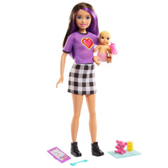 Barbie Skipper Babysitters Doll & Accessories Set with 9 Inch Brunette Skipper Doll, Baby Doll & 4 Storytelling Pieces for Kids Ages 3+