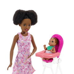 Barbie Skipper Babysitters Playset with Black Hair Skipper Doll, Color-Change Baby Doll, High Chair & Party-Themed Accessories for Kids Ages 3 Years & Up