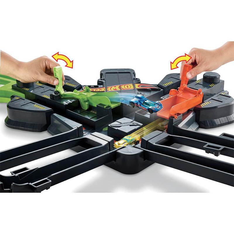 Hot Wheels Colossal Crash Track Set