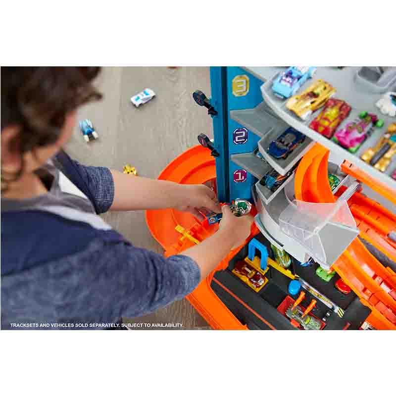 Hot Wheels Ultimate Garage Race Track Playset