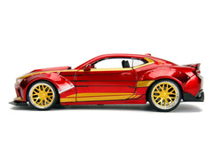 Jada Toys Diecast Hollywood Rides 1:24 2016 Chevy Camaro SS Car with Ironman Action Figure