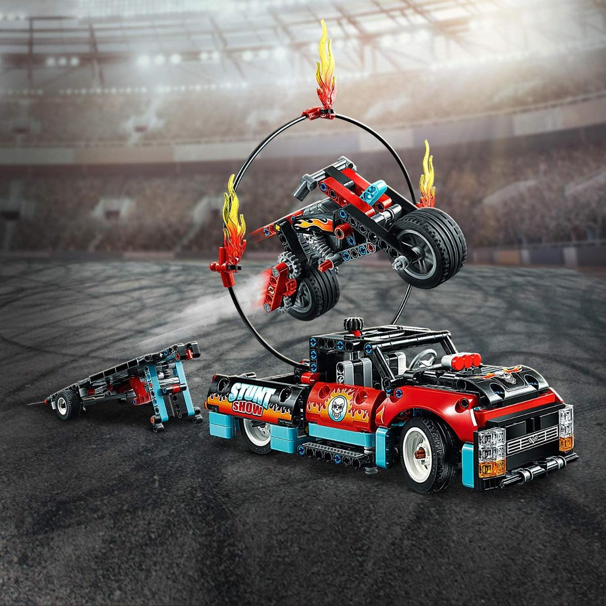 LEGO Technic Stunt Show Truck & Bike