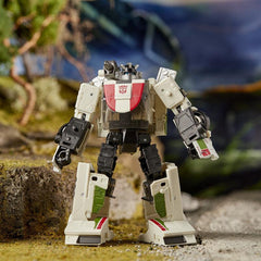 Transformers Toys Generations War for Cybertron: Earthrise Deluxe WFC-E6 Wheeljack Action Figure, Kids Ages 8&Up